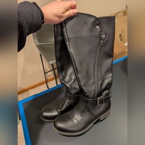 Elegant Black Heeled Boots for Women